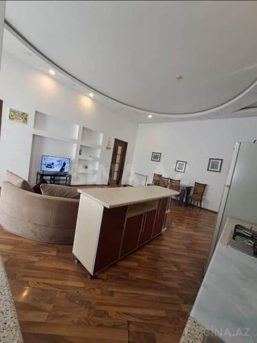 İcarəyə verilir 3 otaqlı köhnə tikili 90 m², Sahil m., photo 6 from 17