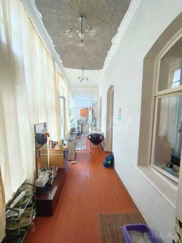 Satılır 4 otaqlı köhnə tikili 110 m², Sahil m., photo 13 from 19