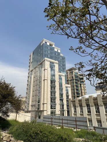 Продаётся 4-комн. новостройка 232 м², м. Ичеришехер, photo 1 from 26