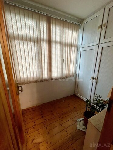 Satılır 3 otaqlı köhnə tikili 70 m², Qara Qarayev m., photo 10 from 12