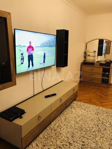 Сдаётся 3-комн. вторичка 65 м², м. Нефтчиляр, photo 3 from 15