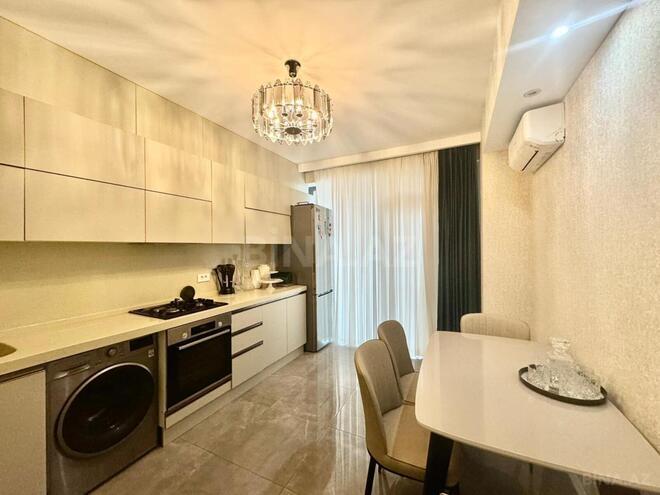 Продаётся 3-комн. новостройка 148 м², Хатаинский р., photo 1 from 17