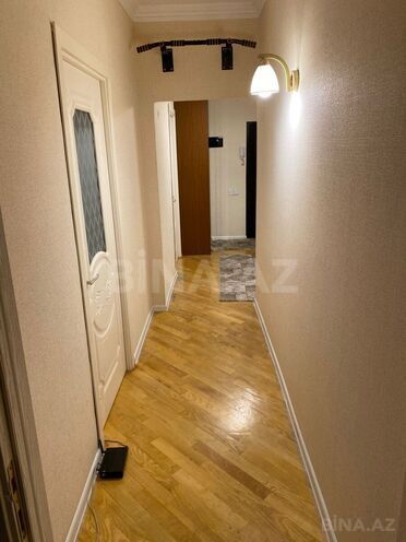 Satılır 5 otaqlı köhnə tikili 120 m², İnşaatçılar m., photo 1 from 17