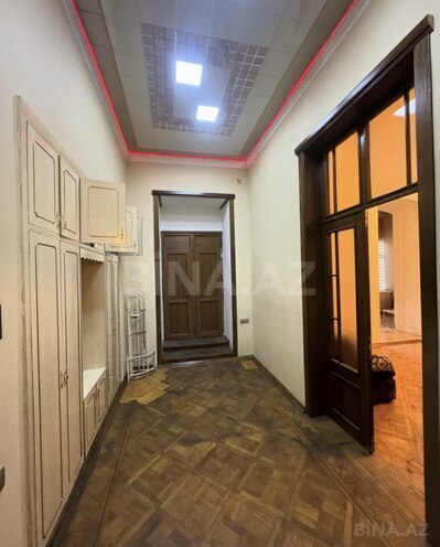 İcarəyə verilir 5 otaqlı köhnə tikili 200 m², 28 May m., photo 7 from 12