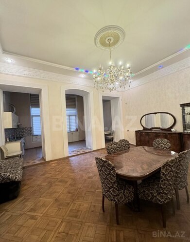 İcarəyə verilir 5 otaqlı köhnə tikili 200 m², 28 May m., photo 5 from 12