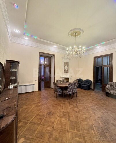 İcarəyə verilir 5 otaqlı köhnə tikili 200 m², 28 May m., photo 3 from 12