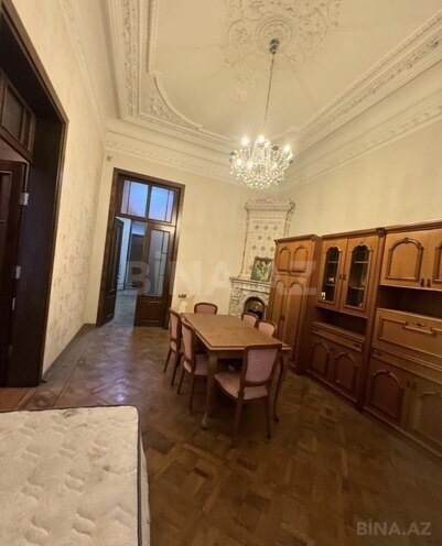 İcarəyə verilir 5 otaqlı köhnə tikili 200 m², 28 May m., photo 9 from 12