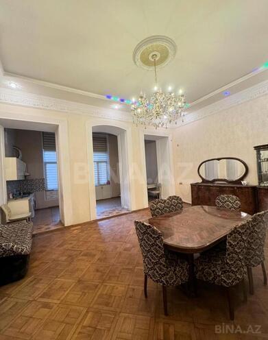 İcarəyə verilir 5 otaqlı köhnə tikili 200 m², 28 May m., photo 3 from 12