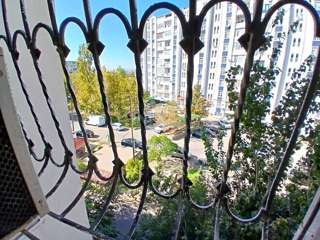 Продаётся 3-комн. вторичка 70 м², м. Кара Караев, photo 27 from 31