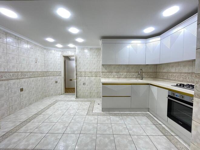 Satılır 4 otaqlı köhnə tikili 130 m², 28 May m., photo 15 from 26