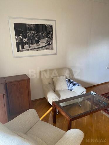 Satılır 5 otaqlı köhnə tikili 200 m², Nəsimi r., photo 12 from 17