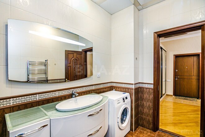 İcarəyə verilir 5 otaqlı yeni tikili 200 m², 28 May m., photo 15 from 17