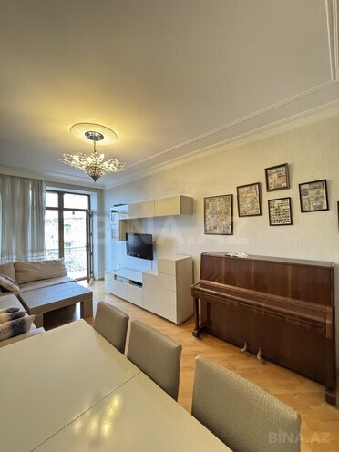 Продаётся 2-комн. вторичка 55 м², Ясамальский р., photo 6 from 22