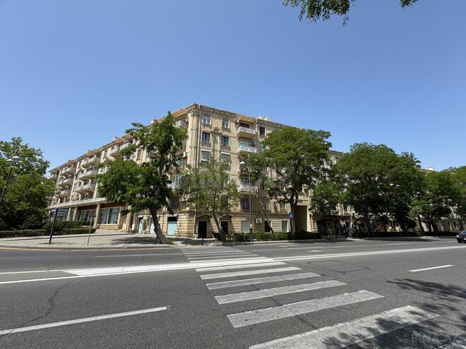 Продаётся 2-комн. вторичка 55 м², Ясамальский р., photo 21 from 22