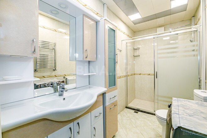 Сдаётся 2-комн. новостройка 104 м², м. Низами, photo 13 from 17