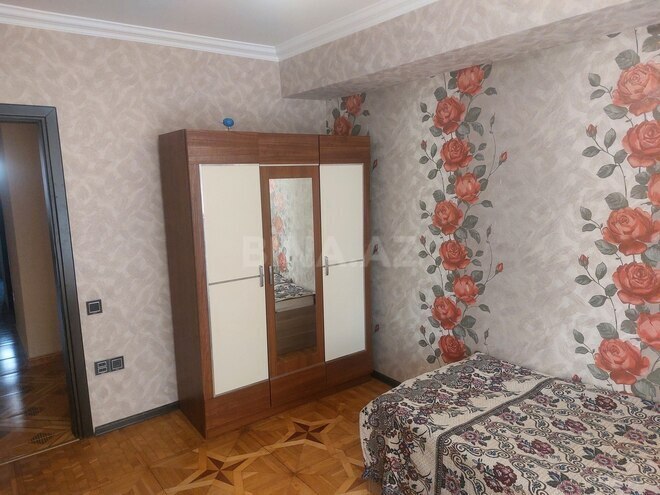 Satılır 4 otaqlı köhnə tikili 120 m², 28 May m., photo 20 from 23