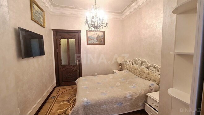 Satılır 5 otaqlı köhnə tikili 200 m², 28 May m., photo 11 from 25