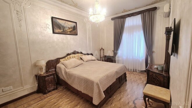Satılır 5 otaqlı köhnə tikili 200 m², 28 May m., photo 12 from 25