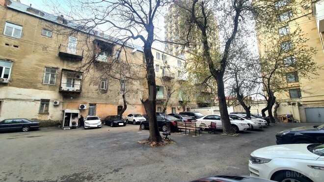 Satılır 5 otaqlı köhnə tikili 200 m², 28 May m., photo 23 from 25