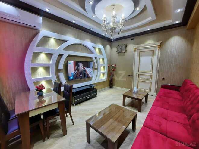 Сдаётся 2-комн. новостройка 70 м², м. Нефтчиляр, photo 1 from 17