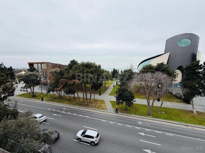 Продаётся 3-комн. вторичка 152 м², м. Сахил, photo 3 from 21