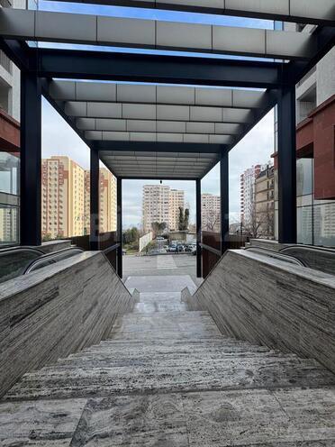 Продаётся 3-комн. новостройка 113 м², м. Элмляр Академиясы, photo 3 from 9