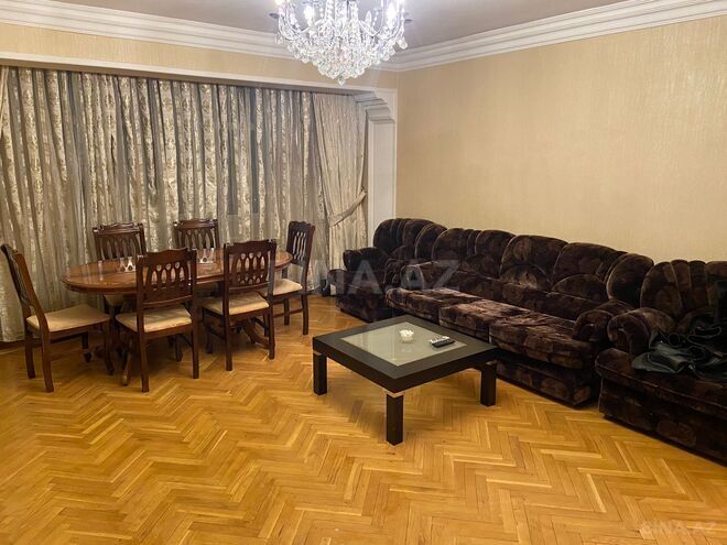 Satılır 2 otaqlı köhnə tikili 79 m², 28 May m., photo 4 from 8
