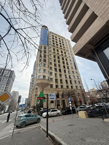 Satılır 4 otaqlı yeni tikili 242 m², 28 May m., photo 1 from 7