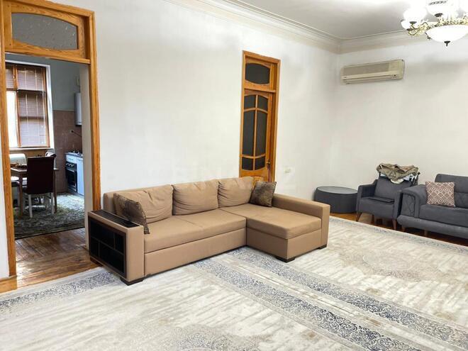 Satılır 5 otaqlı həyət evi/bağ evi 170 m², Qaraçuxur q., photo 3 from 9