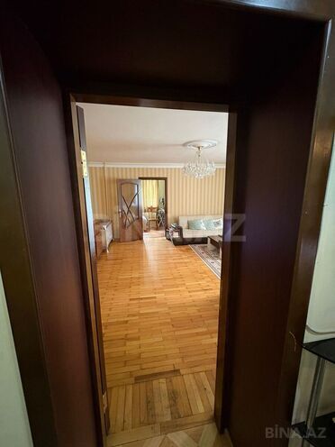 Satılır 5 otaqlı köhnə tikili 100 m², Qara Qarayev m., photo 13 from 30