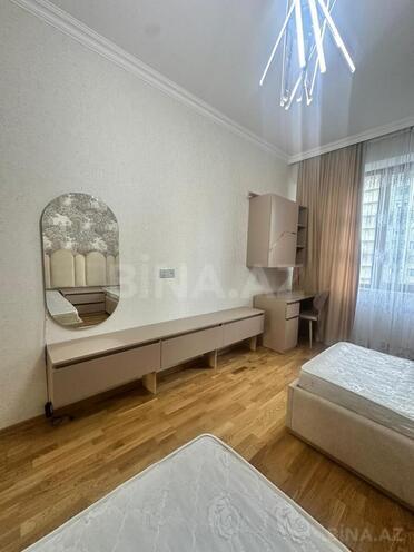 Сдаётся 3-комн. новостройка 106 м², м. Нефтчиляр, photo 8 from 17