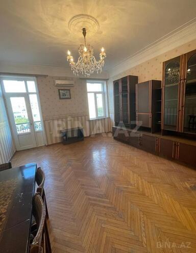 Продаётся 3-комн. вторичка 80 м², м. Низами, photo 9 from 13