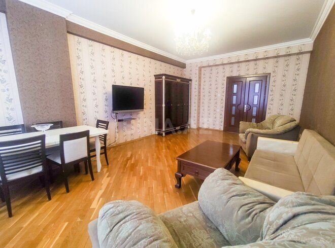 Сдаётся 2-комн. новостройка 95 м², м. Нефтчиляр, photo 4 from 17