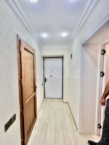 Продаётся 3-комн. вторичка 70 м², м. Кара Караев, photo 3 from 9