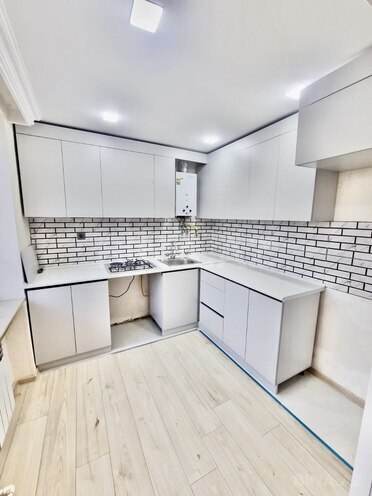 Продаётся 3-комн. вторичка 70 м², м. Кара Караев, photo 7 from 9