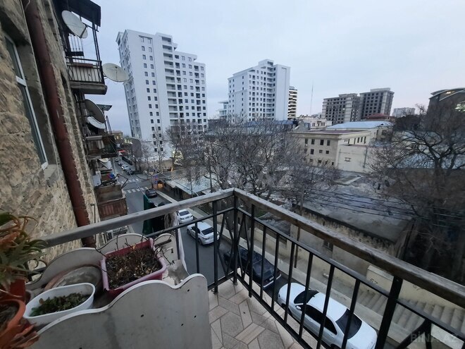 Satılır 2 otaqlı köhnə tikili 55 m², Bayıl q., photo 12 from 14