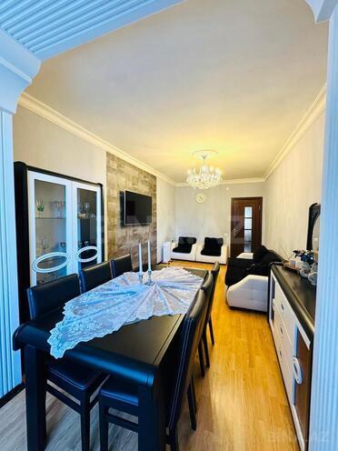 Продаётся 2-комн. вторичка 70 м², м. Ази Асланов, photo 3 from 11