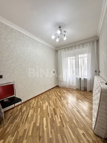 Satılır 3 otaqlı köhnə tikili 80 m², İnşaatçılar m., photo 14 from 26