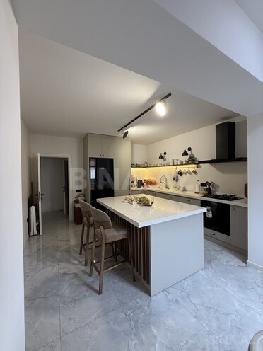 Satılır 2 otaqlı köhnə tikili 93 m², Bakıxanov q., photo 8 from 15