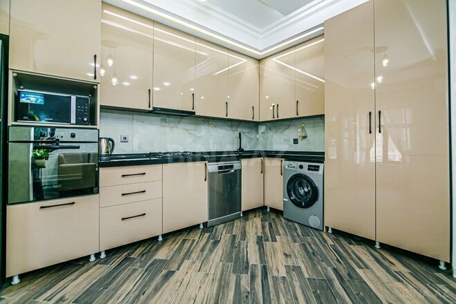 Satılır 7 otaqlı köhnə tikili 220 m², Bayıl q., photo 16 from 32