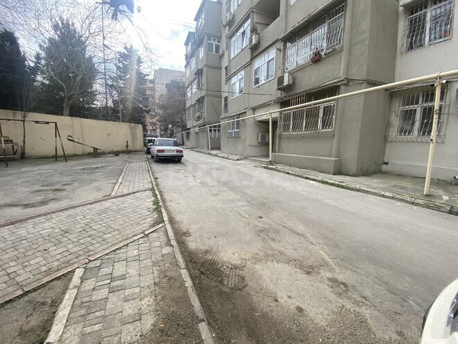 Продаётся 3-комн. вторичка 70 м², м. Кара Караев, photo 10 from 11