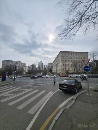 Продаётся 2-комн. вторичка 35 м², м. Элмляр Академиясы, photo 22 from 23