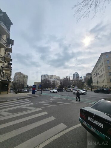 Продаётся 2-комн. вторичка 35 м², м. Элмляр Академиясы, photo 19 from 23