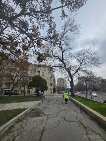 Продаётся 2-комн. вторичка 35 м², м. Элмляр Академиясы, photo 17 from 23