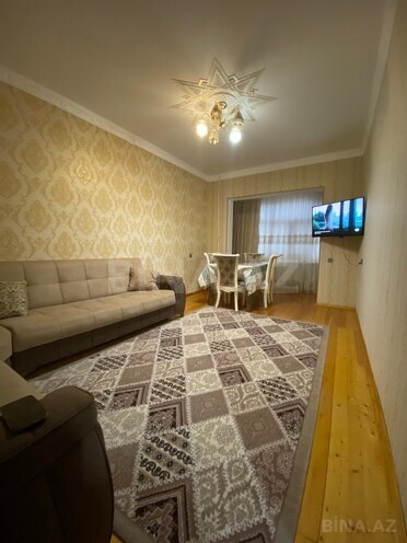 Продаётся 2-комн. вторичка 65 м², Хатаинский р., photo 1 from 21