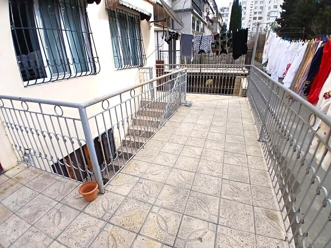 Satılır 3 otaqlı köhnə tikili 120 m², Qara Qarayev m., photo 24 from 32