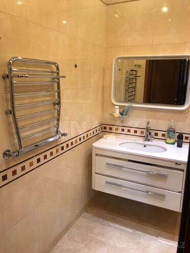 Сдаётся 3-комн. новостройка 135 м², м. Низами, photo 12 from 21