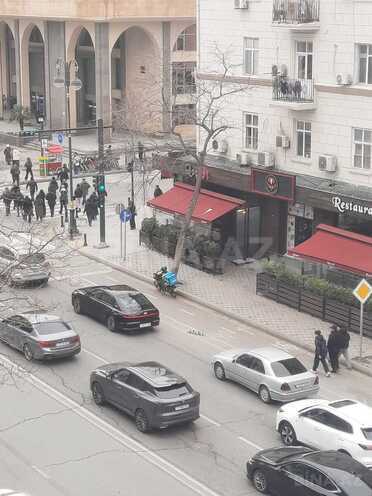 Продаётся 2-комн. вторичка 65 м², м. Элмляр Академиясы, photo 6 from 14