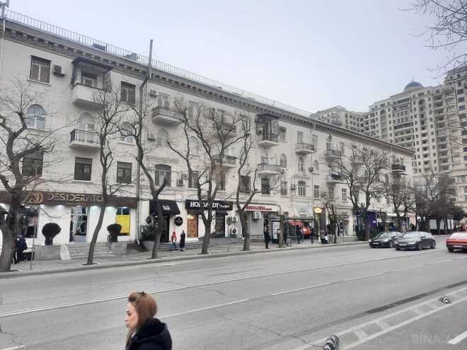 Продаётся 2-комн. вторичка 65 м², м. Элмляр Академиясы, photo 3 from 14