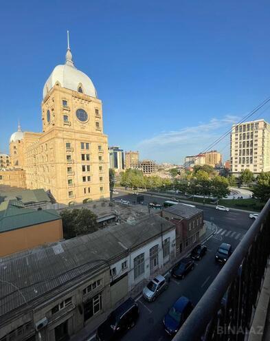 Продаётся 3-комн. вторичка 75 м², м. Низами, photo 11 from 12